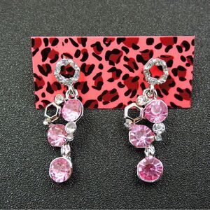 🩷 Betsey Johnson pink crystal & silver dangles 🩷